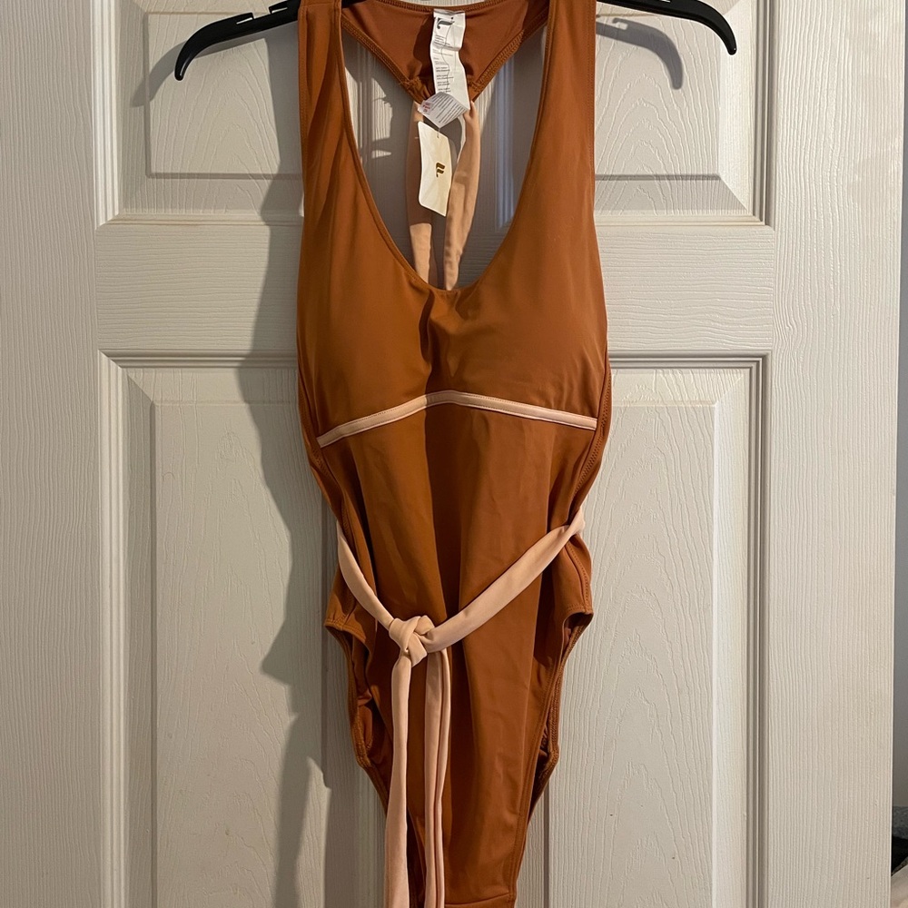 NWT Women's XL Fabletics One-Piece Swimsuit - Picture 5 of 10